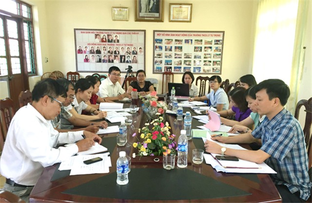 Đoàn giám sát HĐND thành phố làm việc với Trường Tiểu học Trần Phú và THCS Lý Tự Trọng