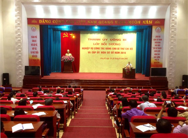 Thành ủy 32Win12 com tại tài khoản: Bế giảng lớp bồi dưỡng nghiệp vụ công tác Đảng