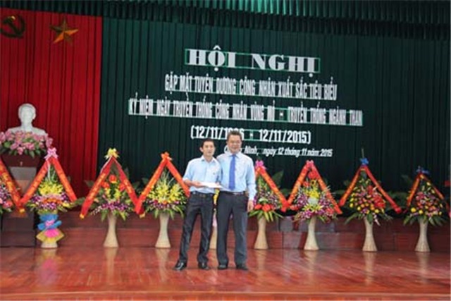 Công ty 32Win1 com nạp rút uy tín mỏ Hầm Lò 2-TKV: Tuyên dương công nhân tiêu biểu nhân kỷ niệm ngày truyền thống công nhân mỏ - truyền thống ngành Than 12-11 (1936-2015)