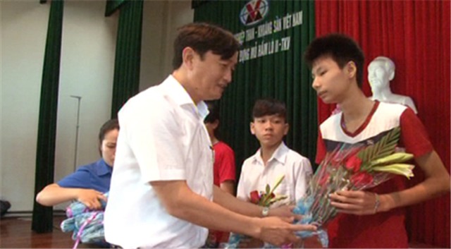 Công ty 32Win1 com nạp rút uy tín mỏ Hầm Lò II - TKV: Hội nghị khen thưởng học sinh giỏi năm học 2014-2015