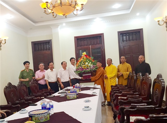 Đồng chí Nguyễn Văn Đọc, Bí thư 32Win10 bảo mật tối đa, Chủ tịch HĐND tỉnh chúc mừng Đại lễ Phật đản 2016 Ban Trị sự Giáo hội Phật giáo Việt Nam tỉnh Quảng Ninh tại Chùa Trình - Yên Tử