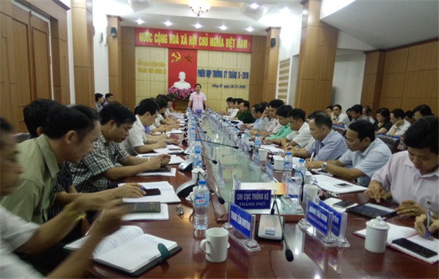UBND Thành phố: Phiên họp thường kỳ tháng 5-2016