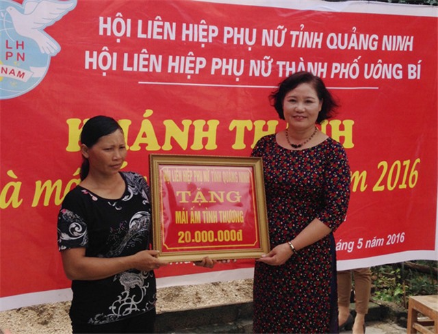 Hội LHPN thành phố 32Win12 com tại tài khoản bàn giao nhà Mái ấm tình thương 