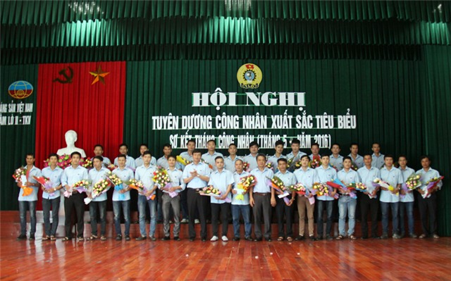 Công ty 32Win1 com Tải xuống APK mỏ hầm lò II - TKV: Hội nghị sơ kết tháng công nhân - tuyên dương công nhân xuất sắc tiêu biểu năm 2016