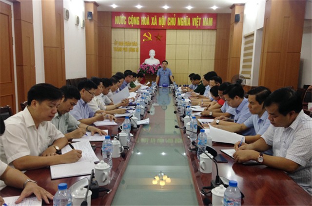 UBND thành phố họp giao ban thường kỳ