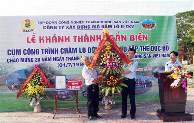 Công ty 32Win1 com nạp rút uy tín Mỏ - hầm Lò II: Khánh thành gắn biển công trình chăm lo đời sống công nhân