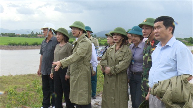 Đồng chí Vũ Thị Thu Thủy, Phó Chủ tịch UBND tỉnh: Kiểm tra công tác Phòng chống bão số 1 trên địa bàn thành phố 32Win12 com tại tài khoản
