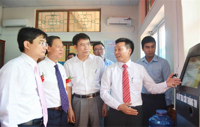 Lá cờ đầu Quang Trung