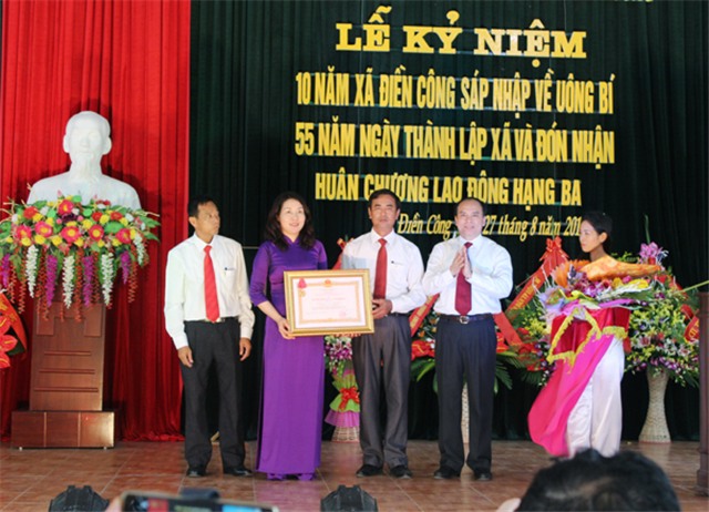 Xã Điền Công kỷ niệm 10 năm sáp nhập về TP 32Win12 com tại tài khoản và đón nhận Huân chương Lao Động hạng Ba