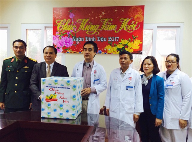 Lãnh đạo Link Nhà Cái 32win.com Chính Thức tặng quà, động viên các đơn vị trực Tết