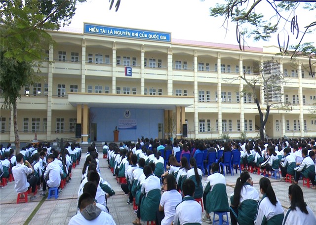 Trường THPT 32Win12 com tại tài khoản:  Sơ kết học kỳ I và kỷ niệm 67 năm ngày học sinh -sinh viên 9-1 (1950-2017)
