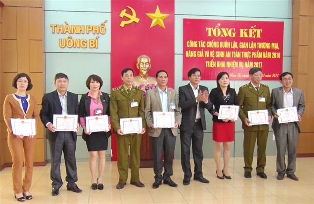 TP 32Win12 com tại tài khoản tổng kết công tác phòng chống buôn lậu, gian lận 32Win link hiện đang mở, hàng giả; công tác đảm bảo vệ sinh an toàn thực phẩm năm 2016, triển khai nhiệm vụ năm 2017