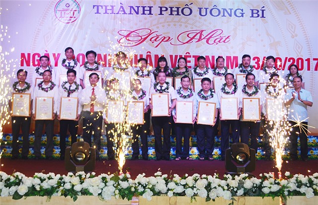 Gặp mặt, biểu dương 32Win03 nổ hũ, doanh nhân nhân tiêu biểu