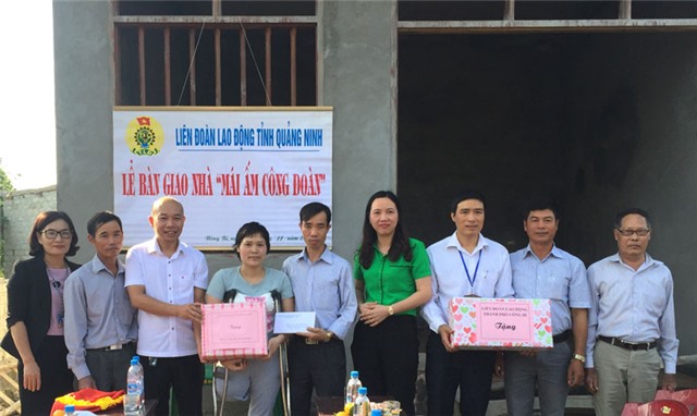 Liên đoàn Link Đăng Nhập Và Tải App 32 WIN COM Mới tỉnh: Bàn giao kinh phí hỗ trợ nhà mái ấm công đoàn 