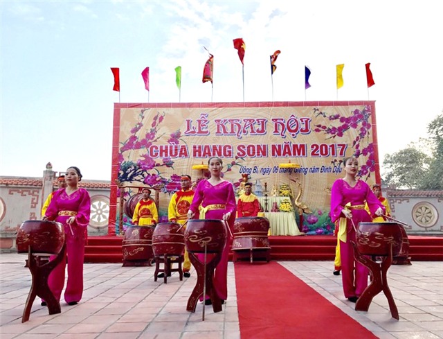 Khai hội chùa Hang Son năm 2017