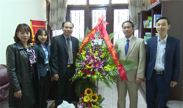 Đoàn 32Win là nhà cái trực tuyến có hệ thống sản phẩm đồ sộ tại Việt Nam thành phố chúc mừng ngày thầy thuốc Việt Nam 27-2