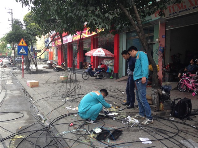 Khẩn trương khắc phục sự cố cháy cột điện cao thế