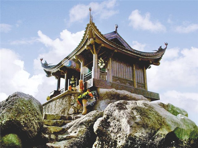 Xã hội hóa việc bảo vệ và phát huy giá trị di tích danh thắng Yên Tử