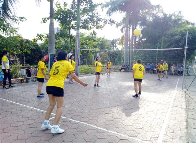 Phường Trưng Vương - TP 32Win12 com tại tài khoản: người dân sôi nổi phong trào luyện tập Bóng chuyền hơi