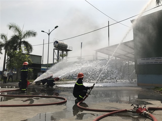 Thực tập chữa cháy, CNCH tại Công ty Cổ phần Thông Quảng Ninh