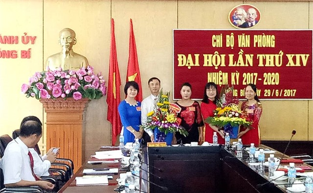 Đại hội chi bộ Văn phòng Thành ủy 32Win12 com tại tài khoản lần thứ XIV, nhiệm kỳ 2017-2020