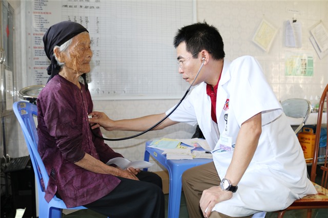 Bệnh viện Việt Nam-Thụy Điển 32Win12 com tại tài khoản khám sàng lọc miễn phí cho người dân xã Điền Công