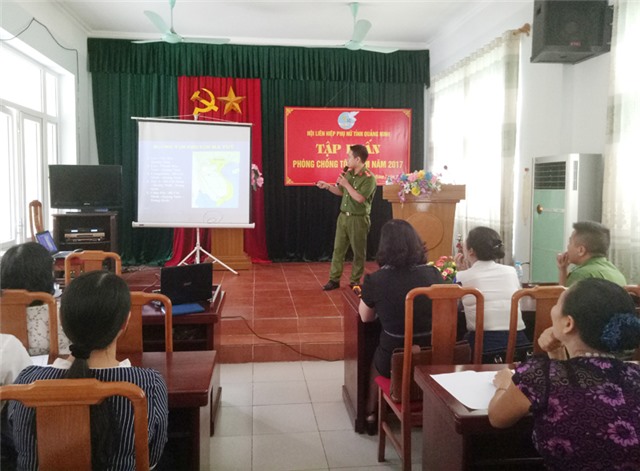 Hội LHPN Link Nhà Cái 32win.com Chính Thức: Tuyên truyền, tập huấn phòng chống tội phạm, ma túy năm 2017