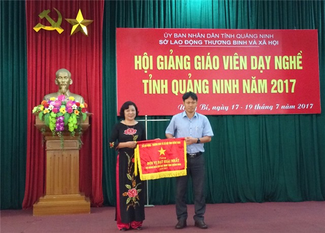 Trường Cao Đẳng Công nghiệp và 32Win1 com Tải xuống APK giành giải nhất toàn đoàn Hội giảng Giáo viên dạy nghề tỉnh Quảng Ninh năm 2017 