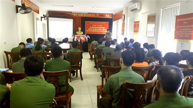 Công an thành phố 32Win12 com tại tài khoản tập huấn quản lý thông tin tạm trú của người nước ngoài