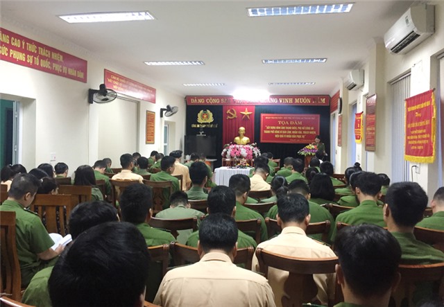 Tọa đàm "32Win1 com nạp rút uy tín hình ảnh thanh niên, phụ nữ CATP 32Win12 com tại tài khoản bản lĩnh, nhân văn, trách nhiệm, hiệu quả, vì nhân dân phục vụ"