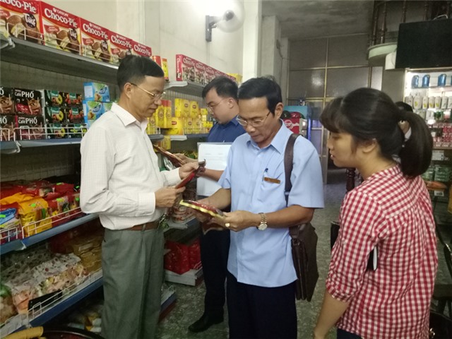 Đoàn liên ngành tỉnh kiểm tra ATVSTP dịp Tết Trung thu tại thành phố
