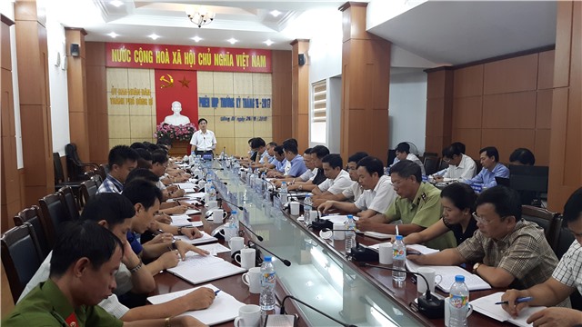 UBND thành phố họp phiên thường kỳ tháng 9-2017