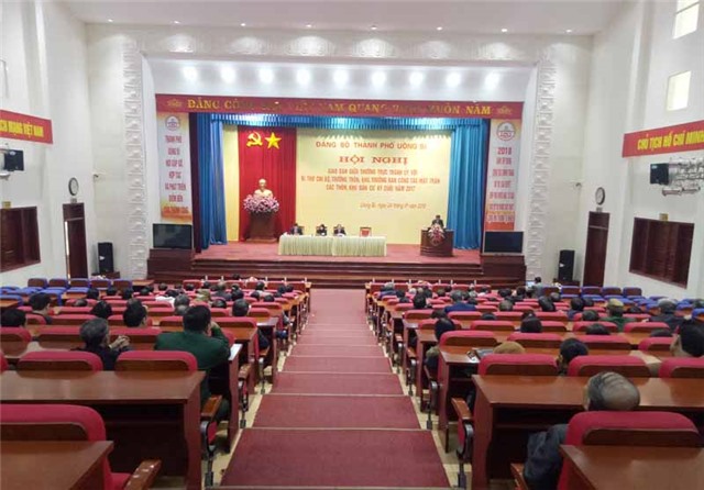 Thành uỷ giao ban công tác với Bí thư chi bộ - trưởng thôn, khu, trưởng ban công tác mặt trận các thôn, khu dân cư kỳ cuối năm 2017