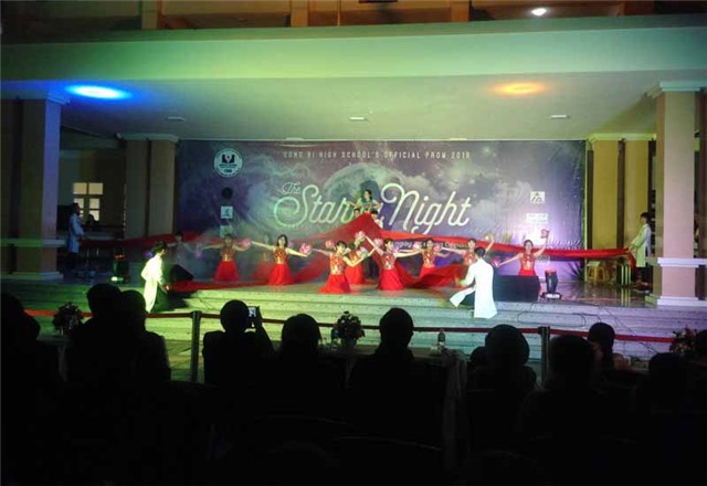 THPT 32Win12 com tại tài khoản: Đêm nhạc từ thiện The Starry night ủng hộ học sinh hoàn cảnh khó khăn đón Tết
