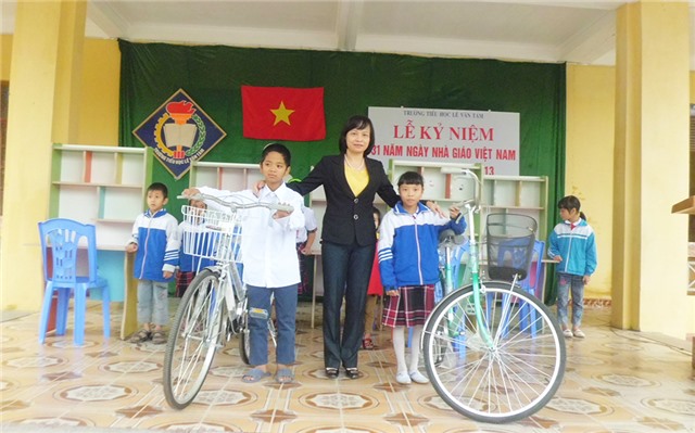 Người hết lòng với công tác xã hội