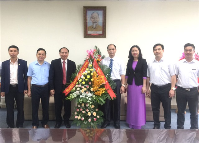 Bí thư Thành ủy chúc mừng các đơn vị ngành Than