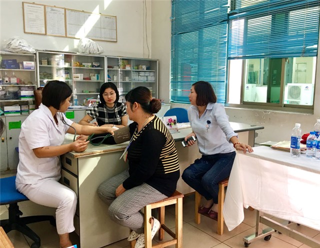 120 nữ công nhân Link Đăng Nhập Và Tải App 32 WIN COM Mới Công ty TNHH Sao Vàng được tư vấn, khám bệnh miễn phí