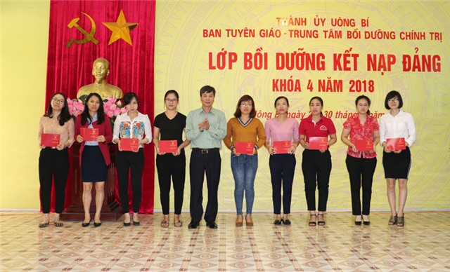 Tổng kết lớp Bồi dưỡng kết nạp Đảng khóa 4 năm 2018