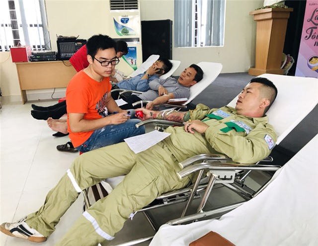 Cán bộ, nhân viên Công ty Truyền tải điện Đông Bắc 1: hiến máu tình nguyện
