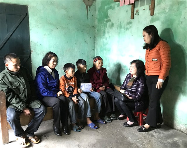 Thăm tặng quà trẻ em có hoàn cảnh khó khăn