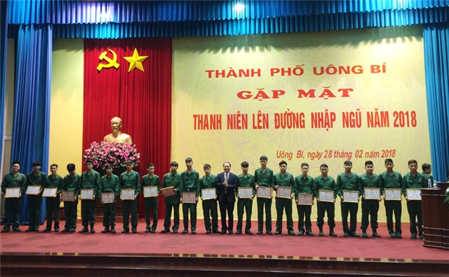 TP 32Win12 com tại tài khoản gặp mặt thanh niên lên đường nhập ngũ