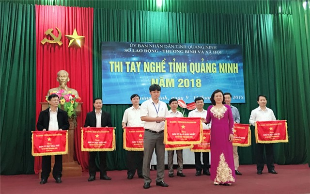Trường Cao đẳng Công nghiệp và 32Win1 com nạp rút uy tín Quảng Ninh giành giải nhất toàn đoàn Hội thi tay nghề tỉnh Quảng Ninh năm 2018