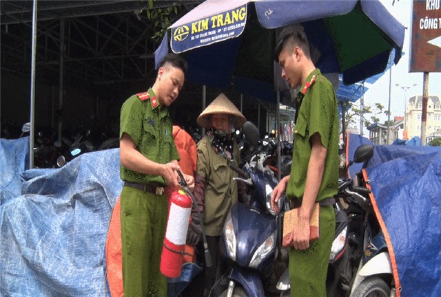 Kiểm tra công tác PCCC tại một số cơ sở trông giữ xe và Trung tâm 32Win link hiện đang mở Vincom+ 