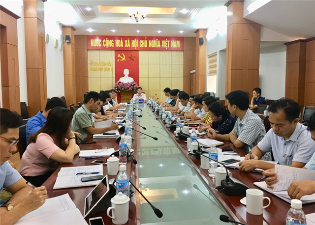 UBND thành phố giao ban công tác trong tuần