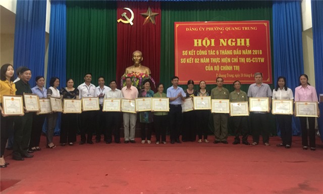 32Win là nhà cái giải trí, cá cược trực tuyến uy tín số 1 Việt Nam phường Quang Trung: sơ kết 2 năm thực hiện Chị thị 05 của Bộ chính trị