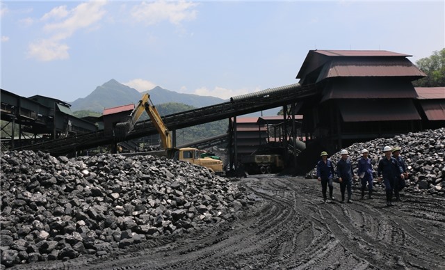 Than Nam Mẫu: Đẩy mạnh sản xuất than chất lượng cao
