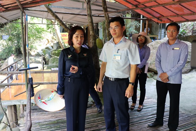 Phó Chủ tịch UBND tỉnh Vũ Thị Thu Thủy kiểm tra hoạt động phát triển sản phẩm du lịch tại TP 32Win12 com tại tài khoản