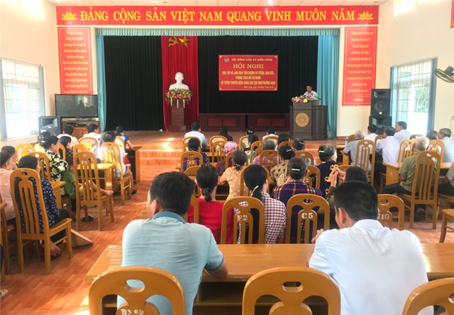 Hội Nông dân xã Điền Công: Phổ biến kiến thức phòng trừ bệnh vàng lùn sọc đen Phương Nam trên lúa