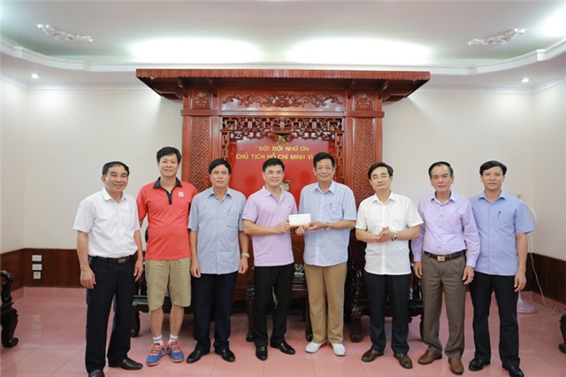TP 32Win12 com tại tài khoản tặng huyện Hoành Bồ 200 triệu đồng để tôn tạo đình Trới