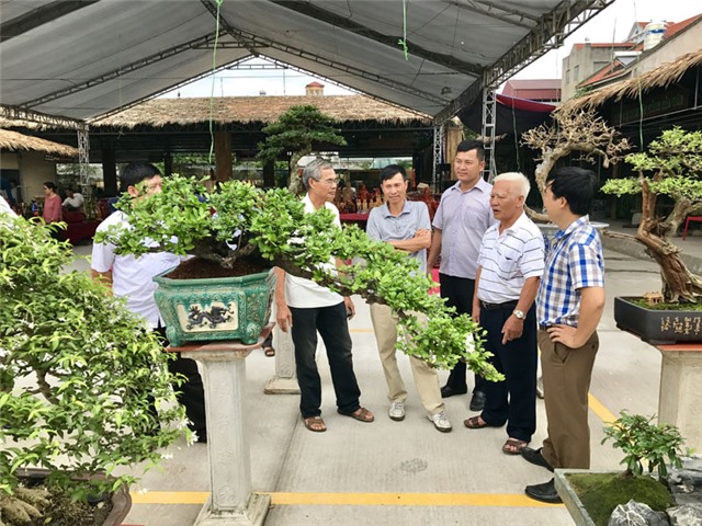 Bắt đầu mở bán hàng hóa, sản phẩm tại Chợ Cảnh